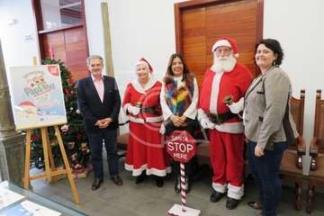 Música e ilusión en grandes dosis para recibir a Papá y Mamá Noel en Los Llanos (Foto TA)